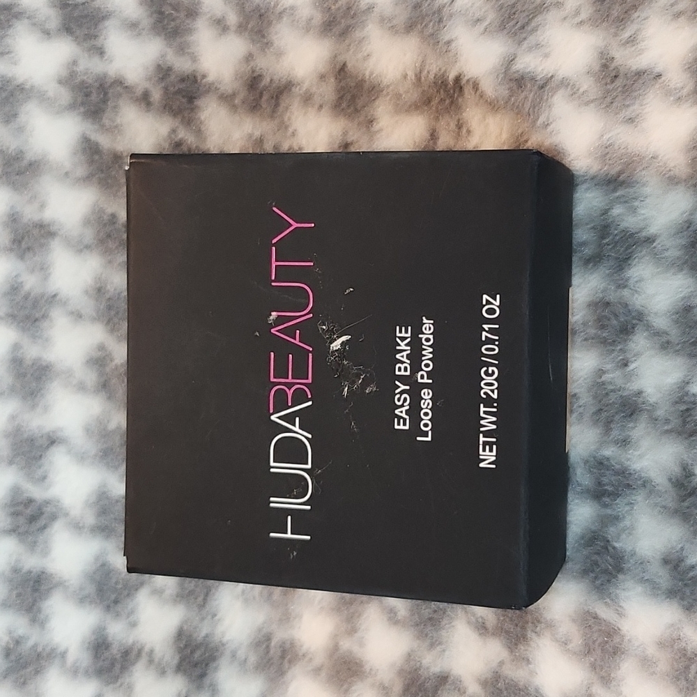 Huda Beauty Easy Bake Loose Powder (Cinnamon Bun)